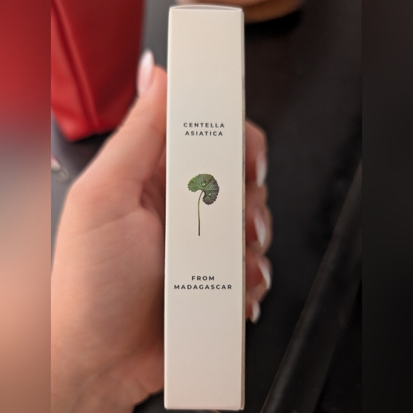 Skin1004 Sunscreen - Picture 2 of 6